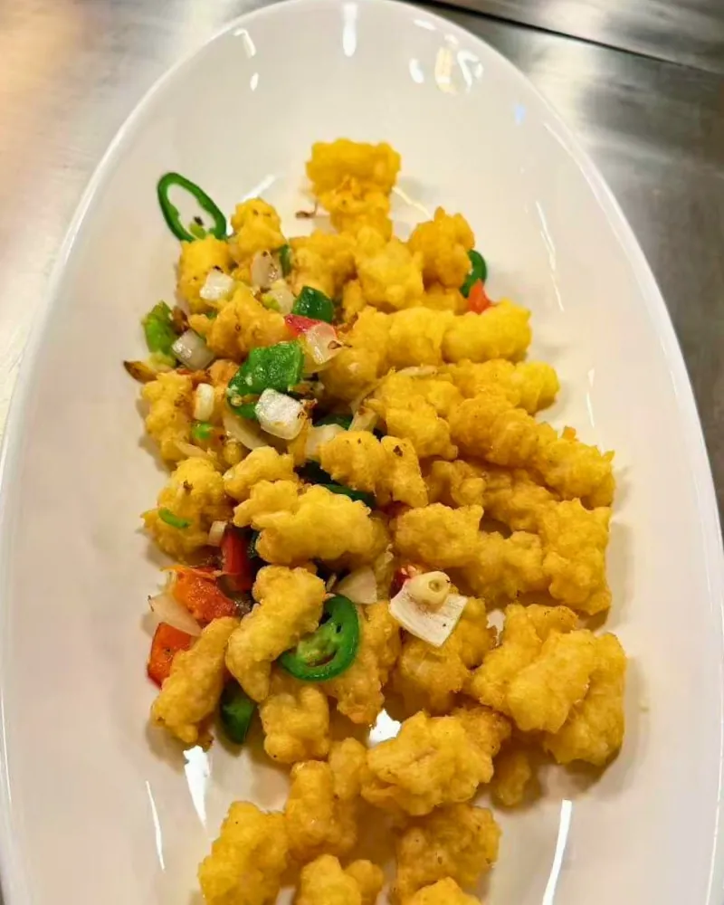 Crispy fried calamari with chili peppers at Ichiraku Seafood Buffet & Grill, a Asian Restaurant in North Providence